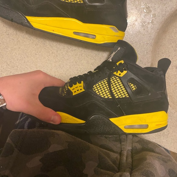 Jordan 4 size 9.5 - Picture 3 of 5